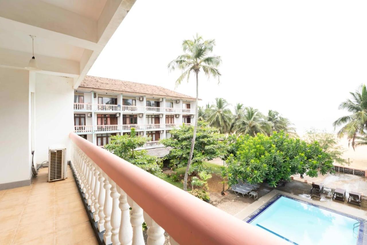 Topaz Beach Hotel Negombo Extérieur photo