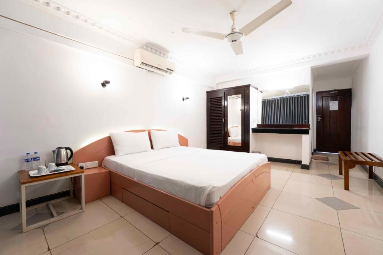 Topaz Beach Hotel Negombo Extérieur photo