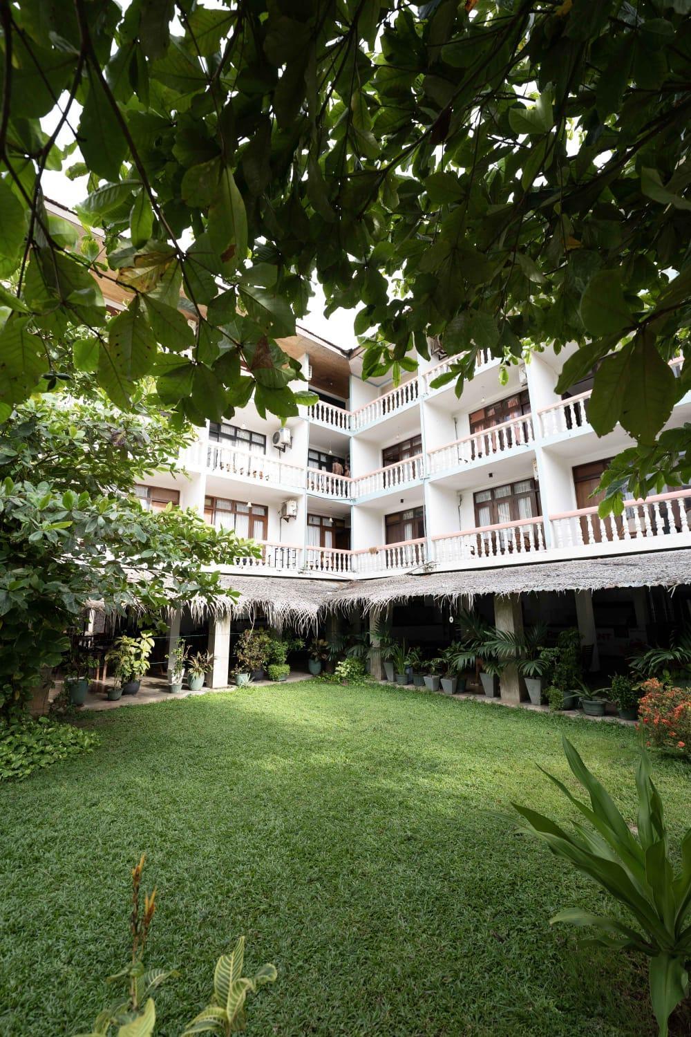 Topaz Beach Hotel Negombo Extérieur photo