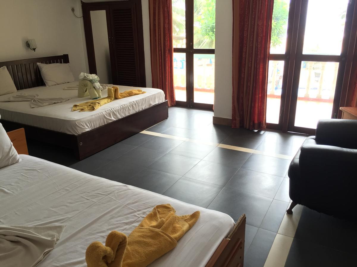 Topaz Beach Hotel Negombo Extérieur photo