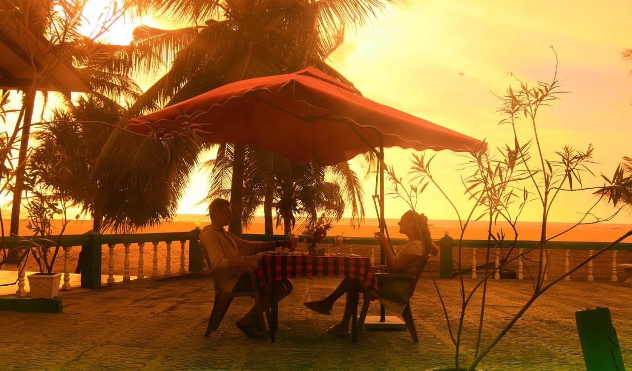 Topaz Beach Hotel Negombo Extérieur photo