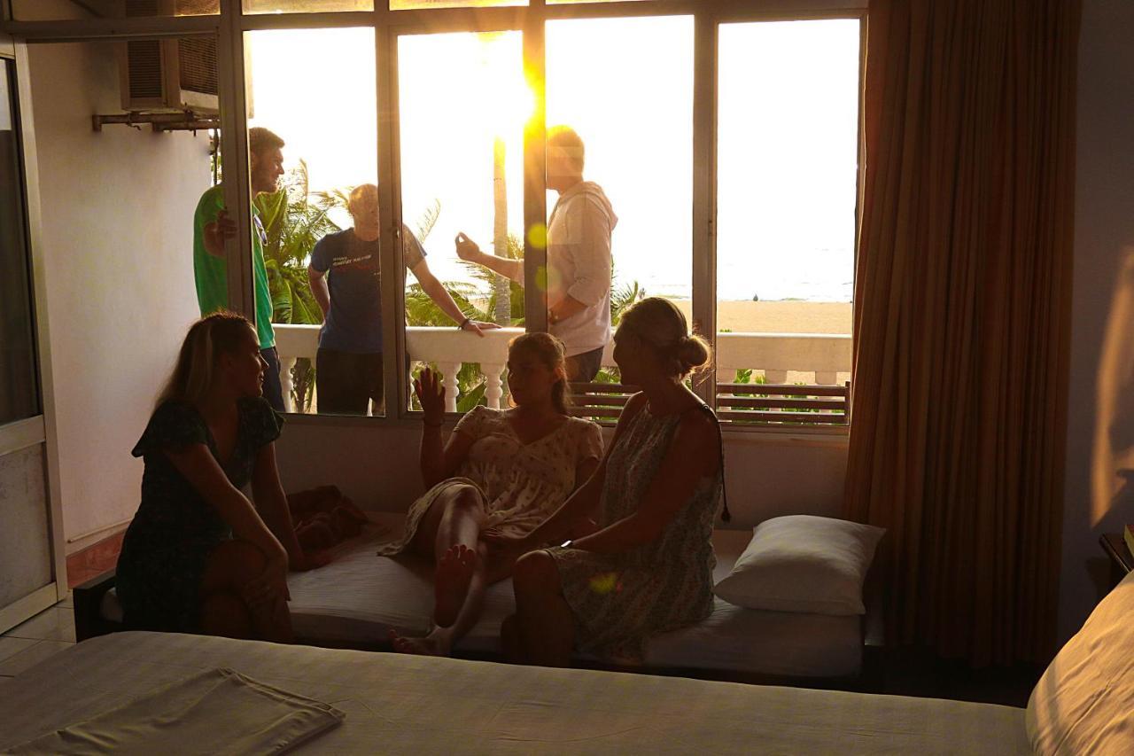Topaz Beach Hotel Negombo Extérieur photo